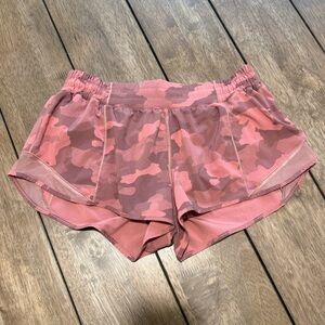 Lululemon Hotty Hot LR 2.5” Shorts